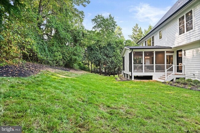 Building Photo - 9615 Locust Hill Dr