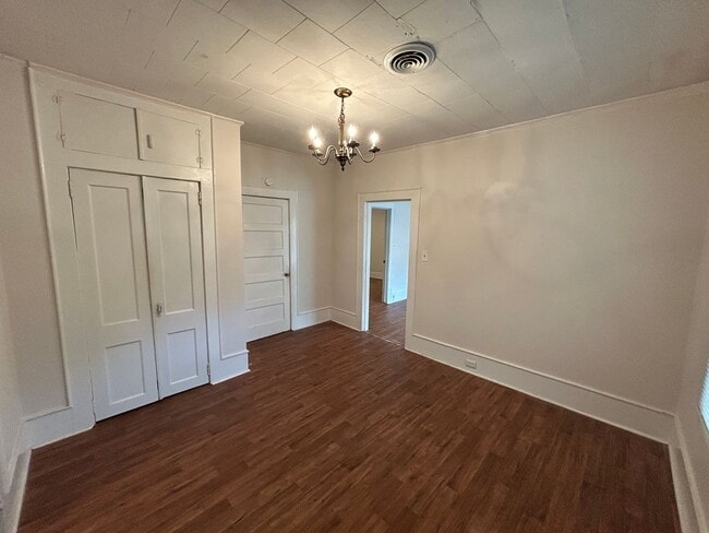 Building Photo - Heart of Historic Home