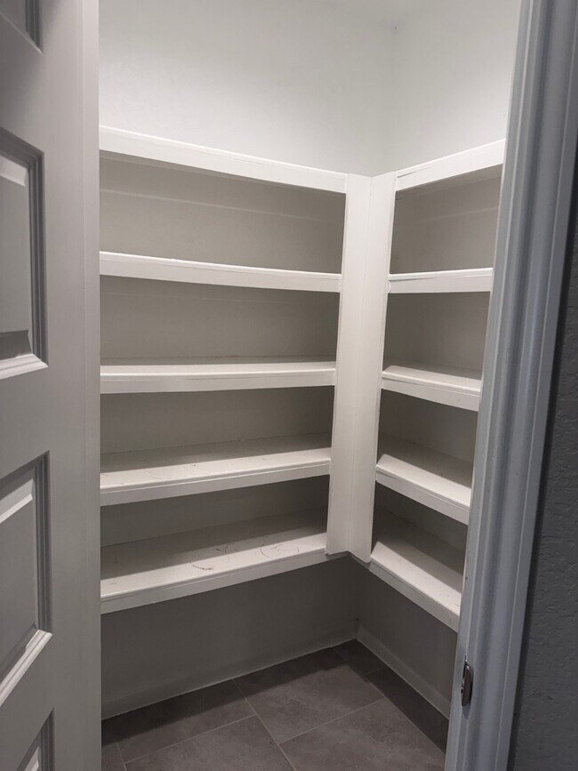 Building Photo - 5515 Russett Bay Ct