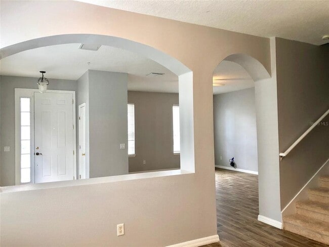 Building Photo - 10764 Garden Lily Dr