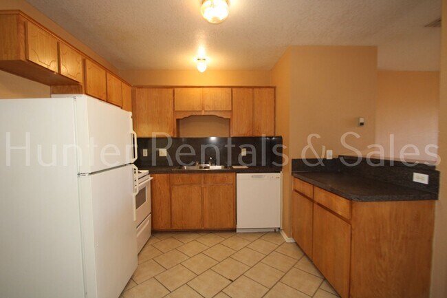 Building Photo - Don't Miss Out!