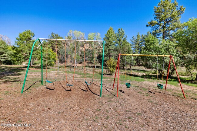 Building Photo - 805 Canyon Dr