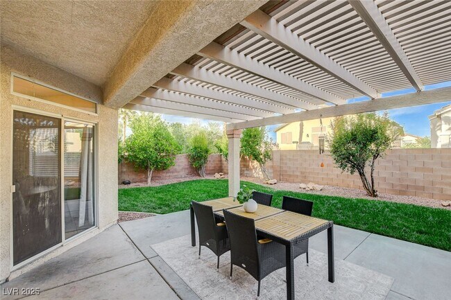 Building Photo - 10988 Salernes St