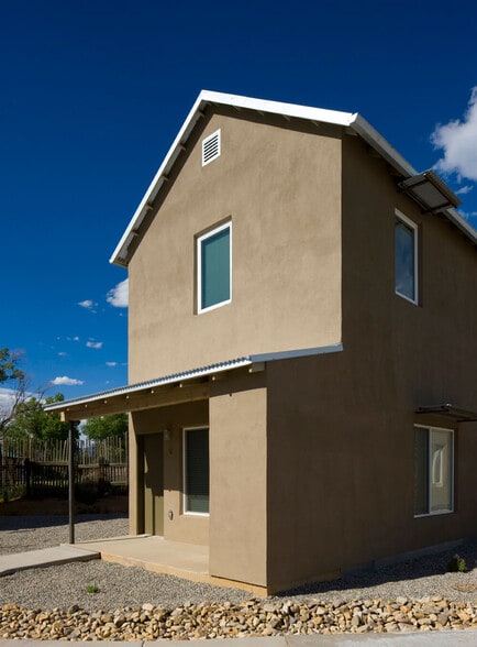 Building Photo - Taos Haus +6