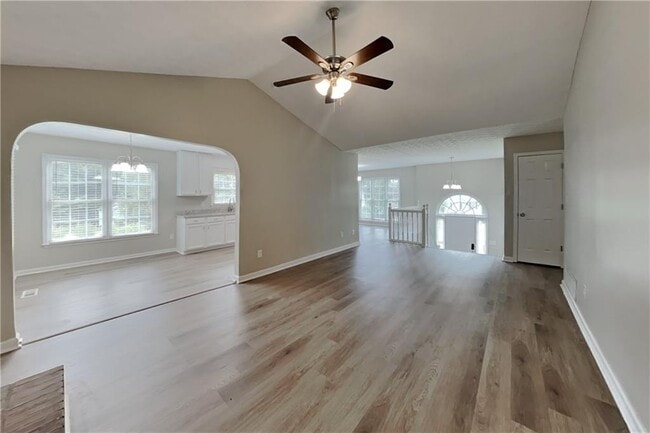 Building Photo - 170 Sterling Dr