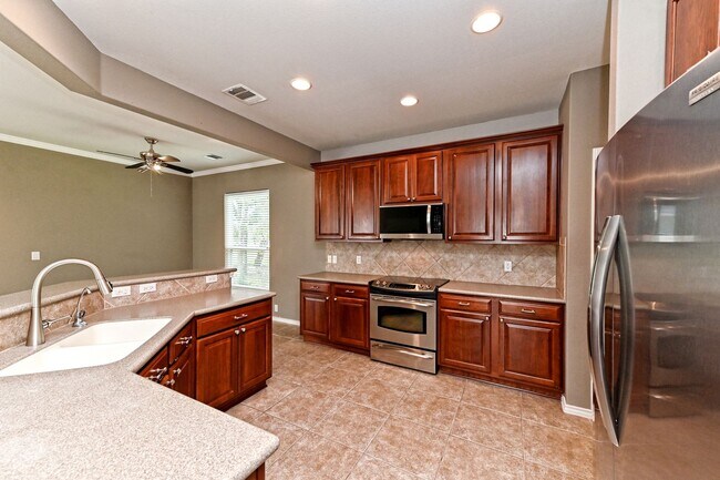 Building Photo - 533 Mill Pond Path