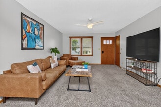 Building Photo - 202 NW Sharmin Dr