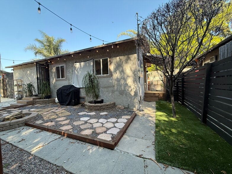 Building Photo - 2661 Newell St