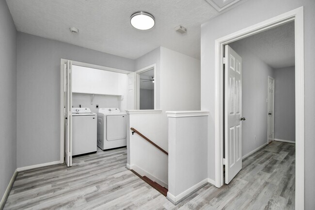 Building Photo - 2707 Blue Mist Dr