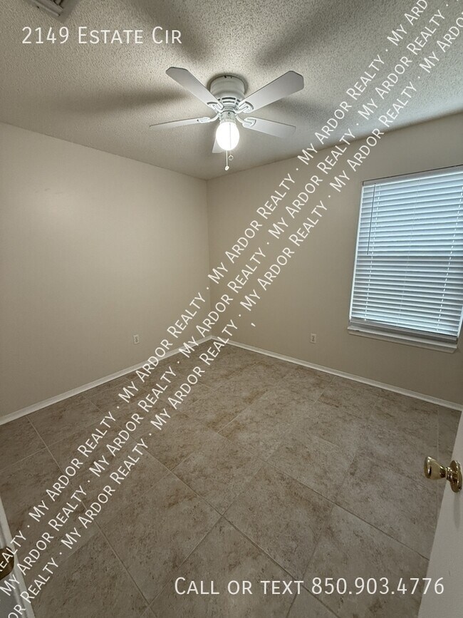 Building Photo - 2149 Estate Cir
