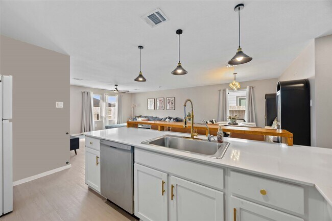 Building Photo - 3331 Aspen Stream Dr