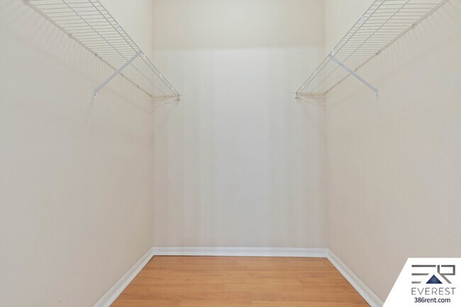 Building Photo - 16 Pinelynn Dr