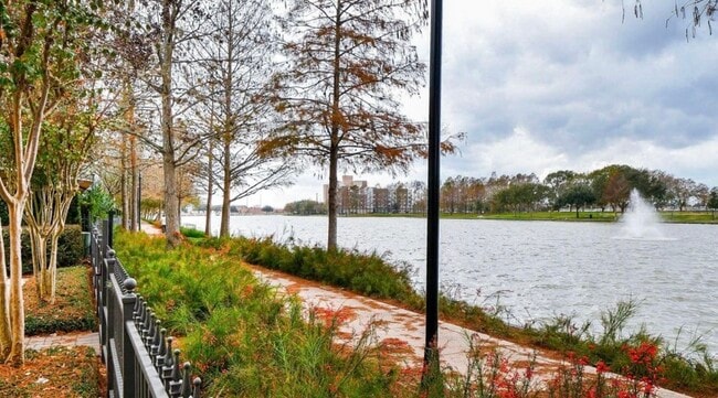 Building Photo - 15623 Broad St