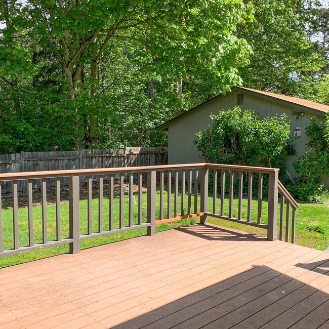 Building Photo - Edgewood Duplex