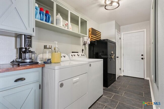 Building Photo - 840 Long Horn Trail