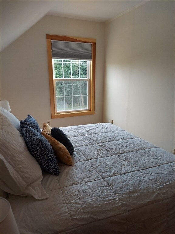 Building Photo - 131 School St