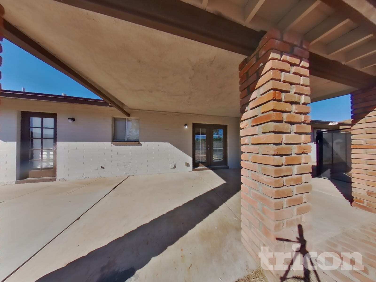 Building Photo - 9215 N 39th Dr