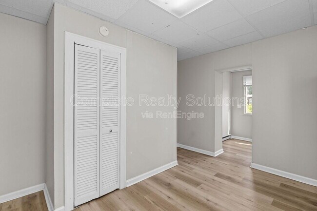 Building Photo - 5300 Bancroft Ave