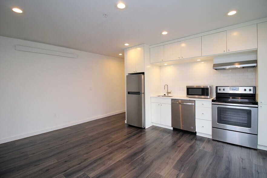 Building Photo - 1480 N Jarrett St