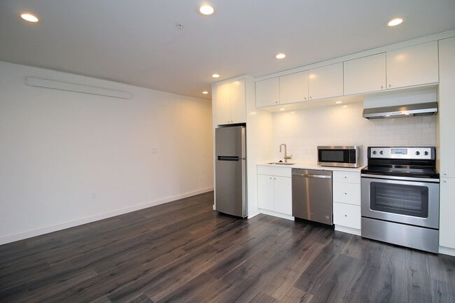 Building Photo - 1480 N Jarrett St