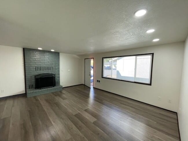 Building Photo - Newly Remodeled 3 Bedroom 1 Bathroom Ranch...