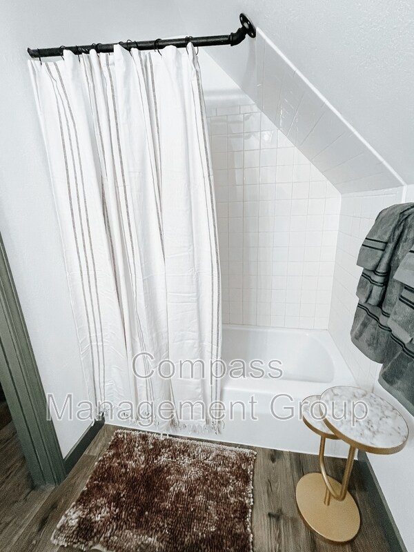 Building Photo - 813 Hall of Fame Dr