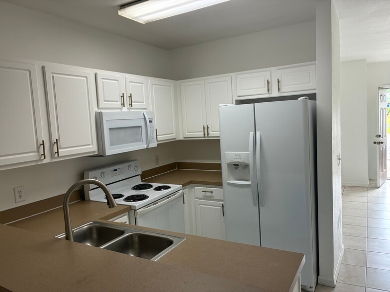 Building Photo - 1243 Charlesworth Dr