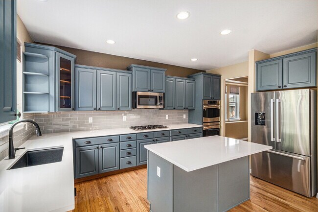 Building Photo - 8699 S Addison Way