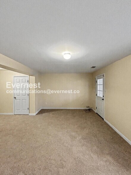 Building Photo - 8726 Springwater Dr