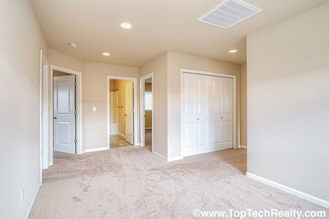 Building Photo - Lovely 4 BD* 2.5 BA* Corner Lot Single Family Home Located In Covetted Abbey Creek Community In N...