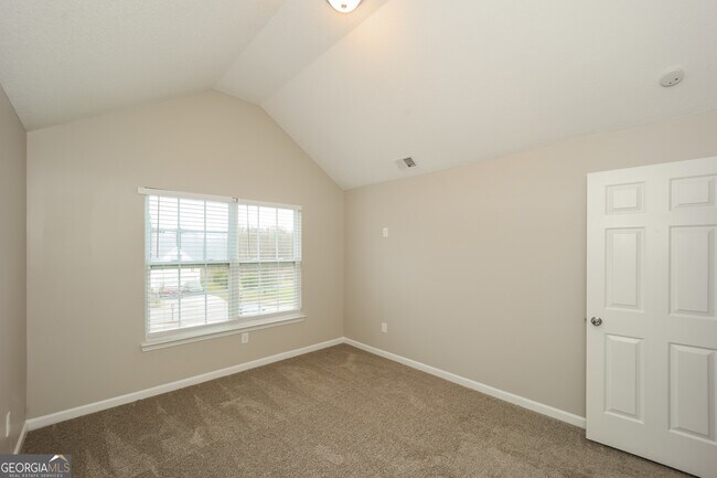 Building Photo - 131 Laughlin Dr