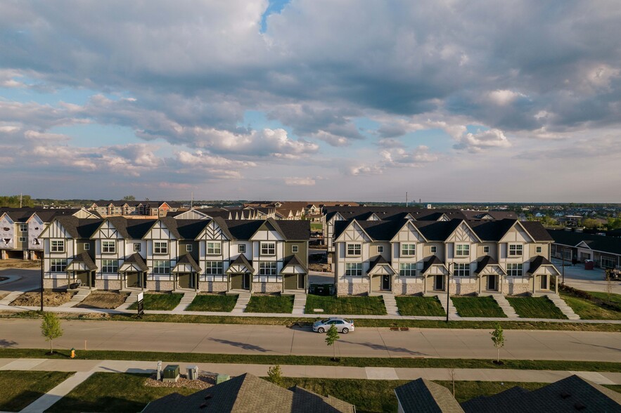 Building Photo - Chalet at Prairie Trail