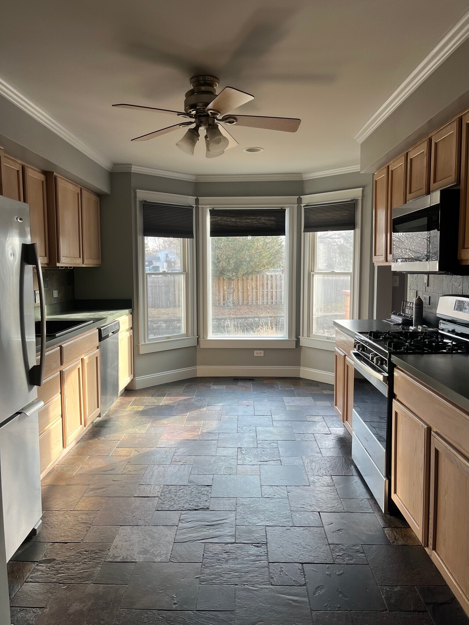 Building Photo - 203 Spring Point Dr