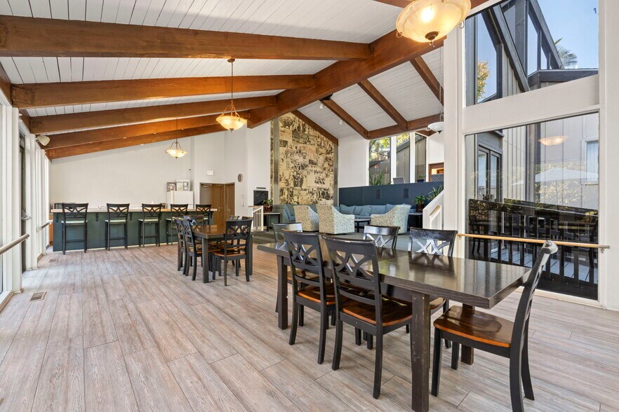 Clubhouse - 3113 Raintree Cir