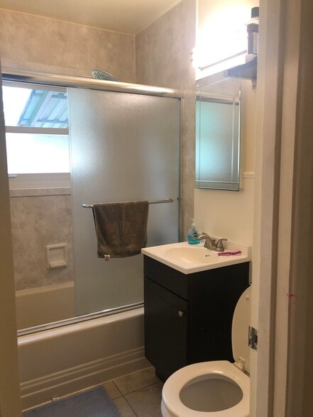 Building Photo - 5105 SE 51st Ave