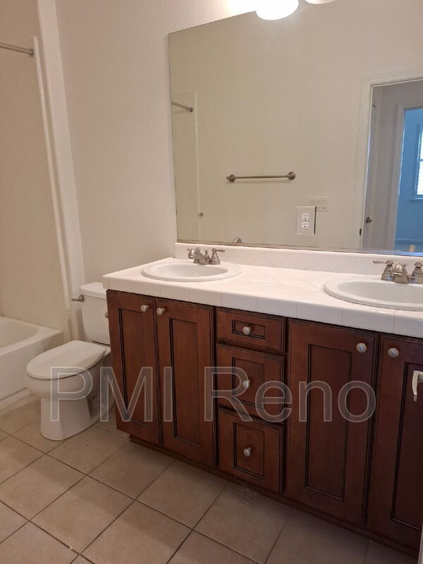Building Photo - 5080 Rhine Wine Dr