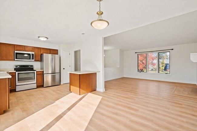 Building Photo - 3607 Madera Dr