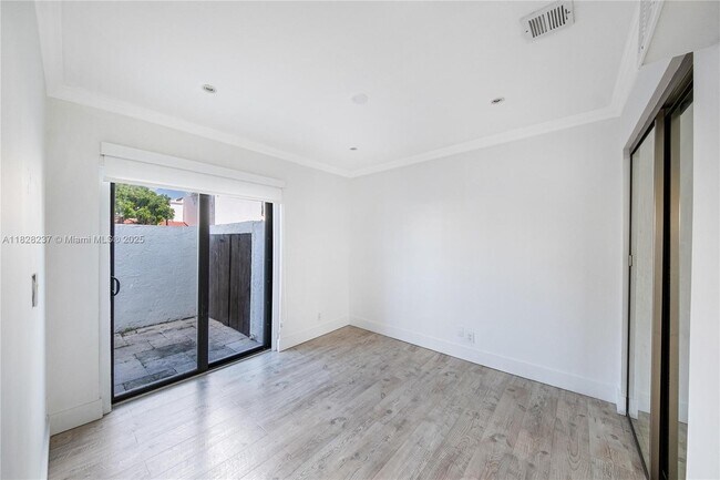 Building Photo - 20945 Bay Ct