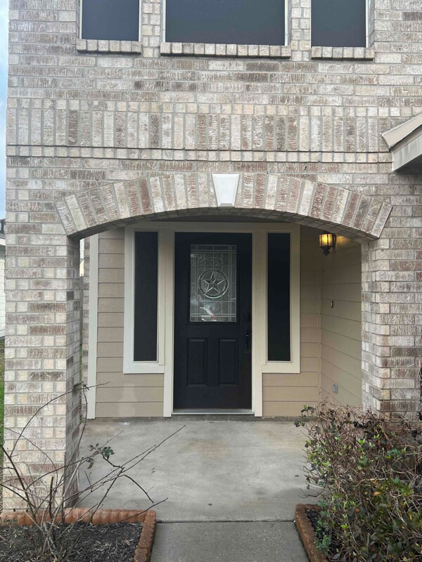 Building Photo - 19418 Sandy Woods Dr