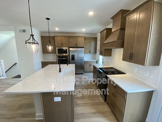 Building Photo - 4815 Jackson Village Pky