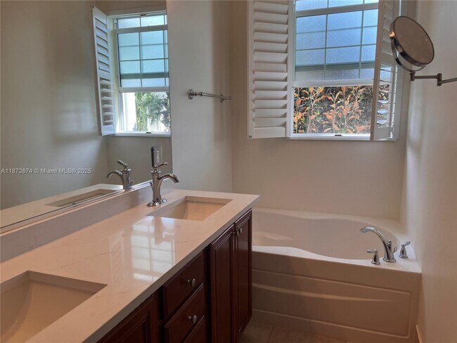 Building Photo - 1169 Islamorada Dr