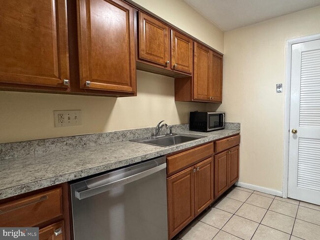 Building Photo - 3882 Manzanita Pl