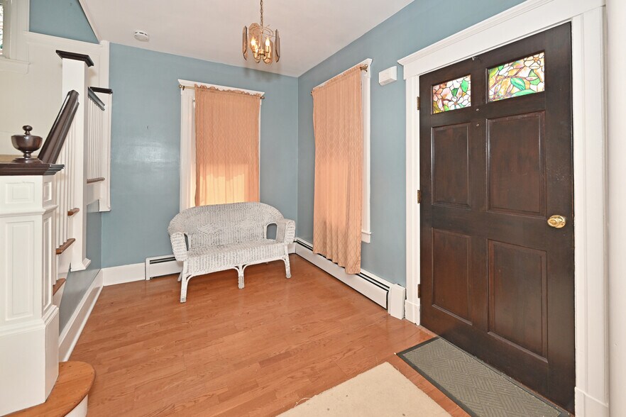 Building Photo - 264 Morse Ave