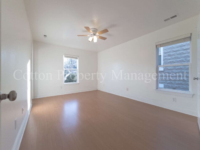 Building Photo - 120 S 9th St