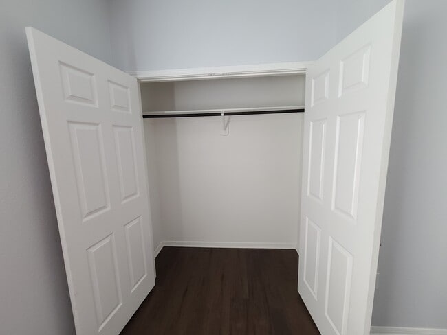 Building Photo - 3151 Roe Dr