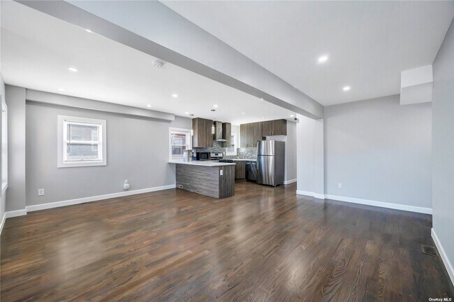 Building Photo - 119-2 226th St