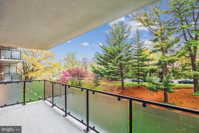 Building Photo - 4201 Cathedral Ave NW