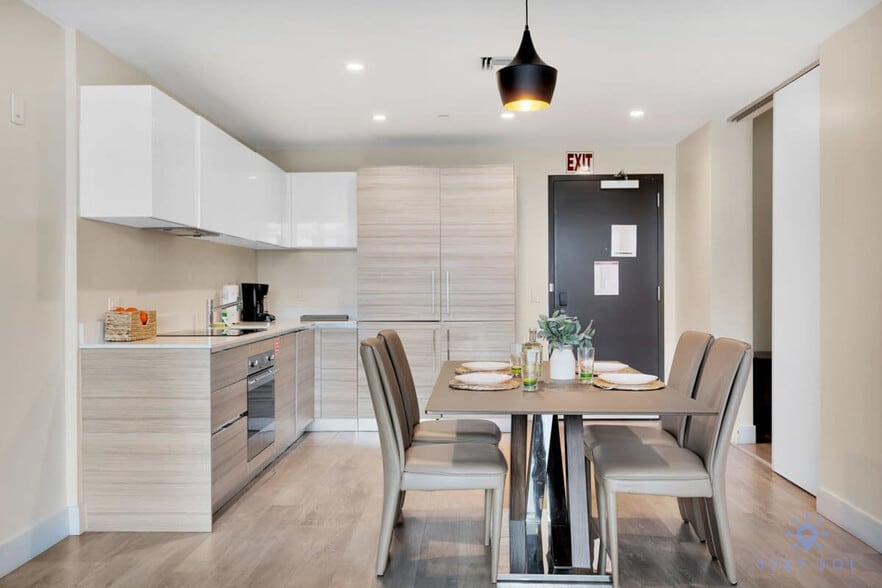 Building Photo - 777 N Ocean Dr