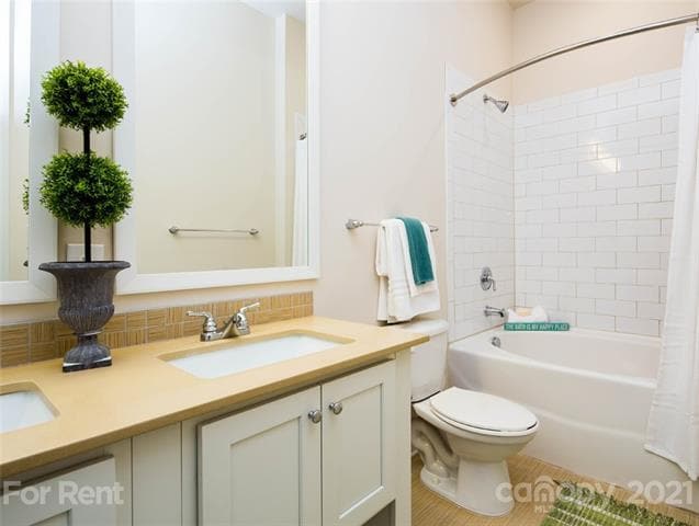 Building Photo - 9921 Holly Center Dr