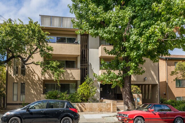 Building Photo - 115 Moss